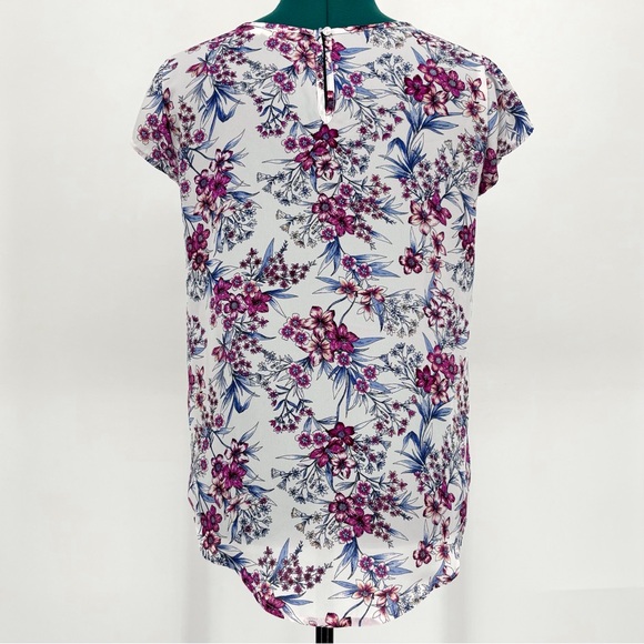 Pink Rose Vintage Blue & Pink Floral Criss Cross V-Neck Short Sleeve Top, Medium - Picture 6 of 16